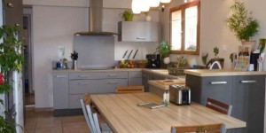 cozinhas-com-mesas-001