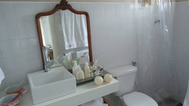 Use o próprio sabonete no espelho para evitar que o mesmo embace durante o banho. Fonte: Imageshark