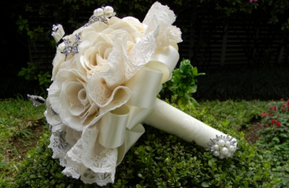 buque+de+broche+com+bijuterias+modelo15 buque+de+broche+com+bijuterias+modelo15