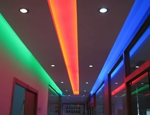 fita de led multicolor na decoracao7