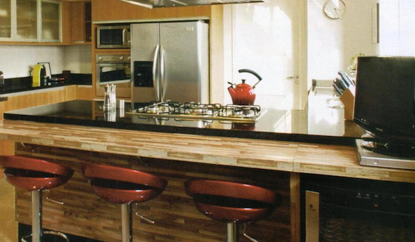 Bancadas de madeira na cozinha13