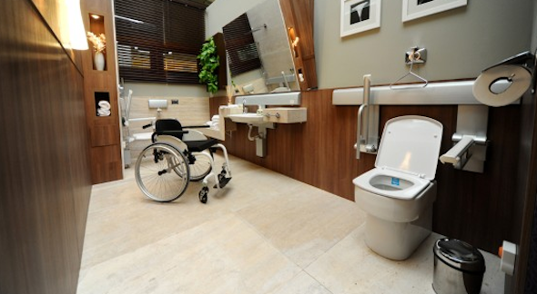 Banheiro adaptado para idosos 2
