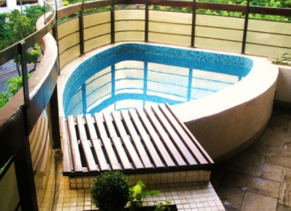 Piscina integrada com a varanda4