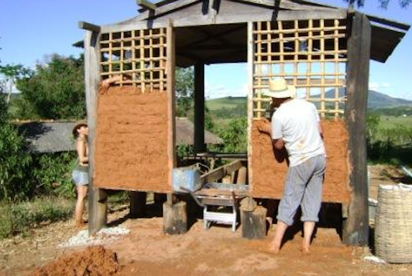 Como construir uma parede de pau a pique1