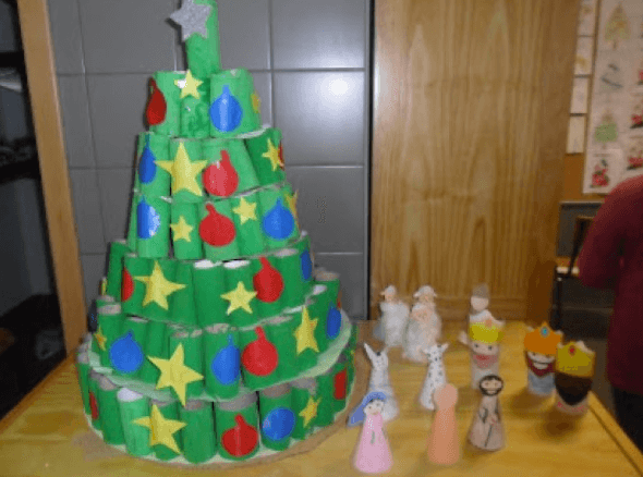 14 ideias para árvore de Natal de material reciclado 14 ideias para árvore de Natal de material reciclado