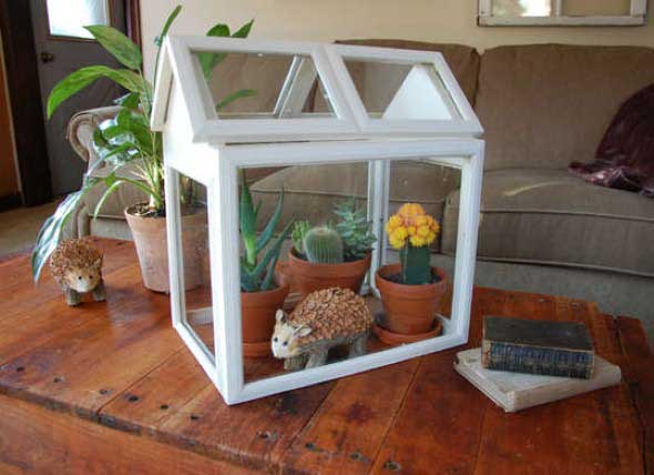Casa em miniatura para plantas.