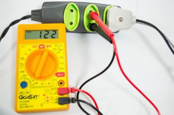 Como medir corrente elétrico com multímetro 003