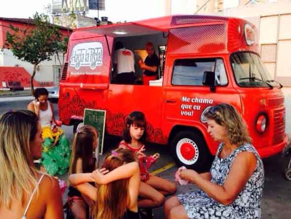 Todo o charme da Kombi Food Truck 019