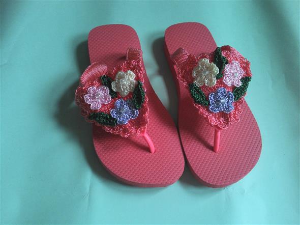 Decorar chinelo com crochê 001