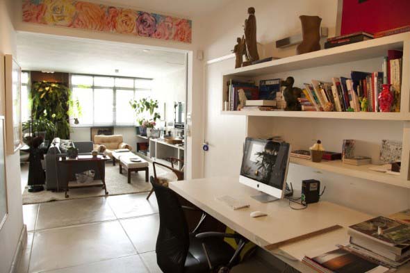 home-office-no-corredor-de-casa-002