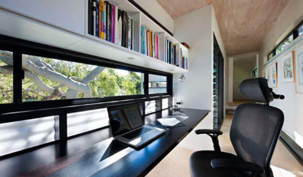 home-office-no-corredor-de-casa-014