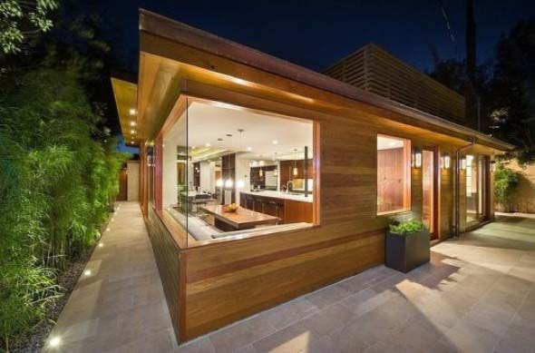 Casa de madeira charmosa e funcional 021