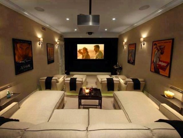 Espaço na casa para ver TV e assistir filmes 007
