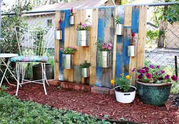 Ideias criativas para usar paletes no jardim de casa 015