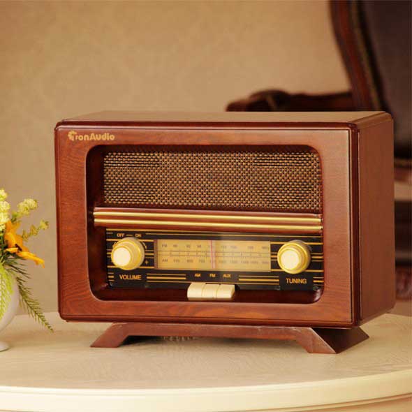 Decoração retro com eletrônicos antigos 020
