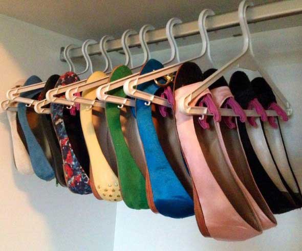 Ganchos e cabides para ajudar na organização 008