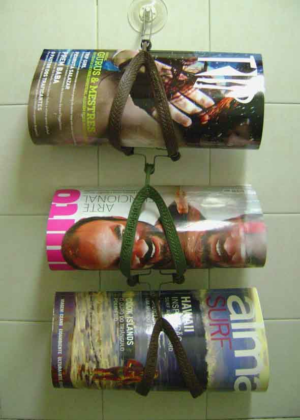 Suporte para jornais e revistas no banheiro 006