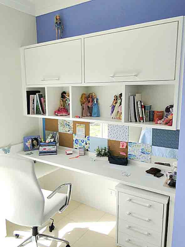 Bancada de estudos no quarto 003