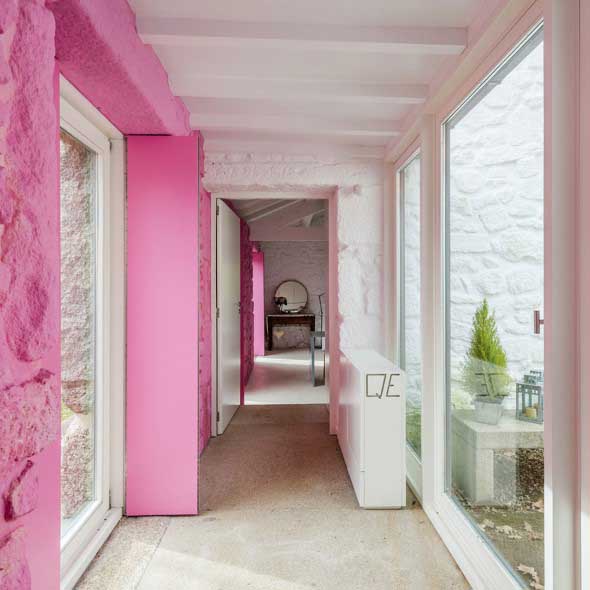 Inspire-se decorando a casa com tons de rosa 013