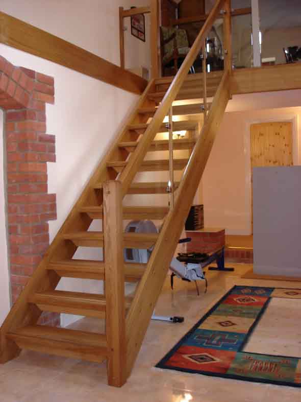 Modelos de escadas casas pequenas 012